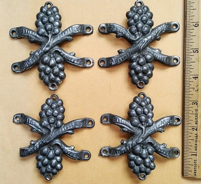 4 abrazaderas de listones de hierro fundido antiguas ornamentadas raras uvas vapor piezas de herrajes Foto 1 de 2