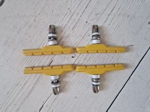 ✅️2 PAIRS YELLOW MOUNTAIN BIKE MTB TREKKING HYBRID V-BRAKE BLOCKS - FREE SWEET🔥 - Picture 1 of 24