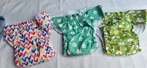 Lote de 3 pañales lavables reutilizables CuteBones para perros lindos hembra 17" de largo - Imagen 1 de 11