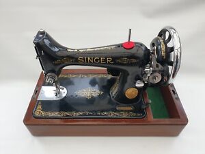 SINGER  99k Sewing Machine in  Excellent Condition with Accessories. 