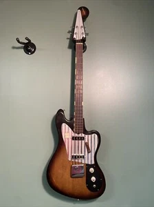 Vintage Silvertone Bass Guitar Model 1438 w/ Case - Picture 1 of 12