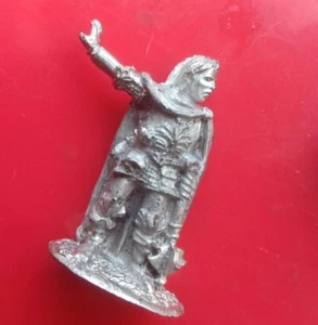 Ch25b fantasía blindada clérigo pose solo masculino metal príncipe agosto miniaturas - Imagen 1 de 1