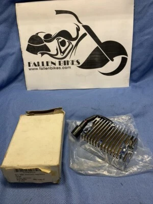 Regulador de voltaje cromado Twin Power Harley Sportster 1982-84 XL 74504-82 hierro Foto 1 de 4
