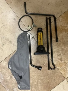 03-04-05-06-07-08-09 Toyota FJ Cruiser Tire Jack Set with Tools OEM - Picture 1 of 8