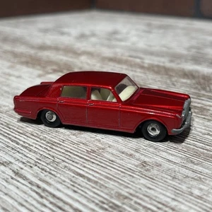 Vintage 1967 Matchbox Lesney #24 ROLLS ROYCE SILVER SHADOW Red - Black Base - Picture 1 of 8
