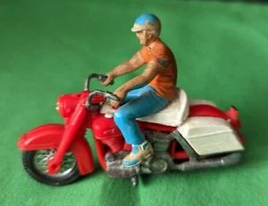 Britains Model #9689 Harley Davidson 'Buzz' Motorcycle - Picture 1 of 5