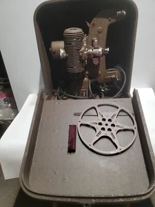 Vintage 1930's Bell and Howell 8MM Filmo Master 400 Design 122 Model G Projector - Picture 1 of 10