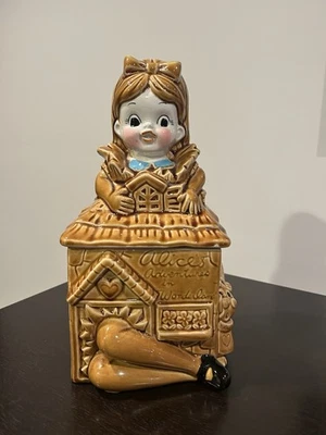 Tarro de galletas vintage de Alicia en el país de las maravillas, Japón, 1968 Foto 1 de 4