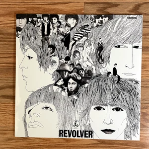 The Beatles / Revolver Black Vinyl LP Reissue Capitol Pre-Owned - Play Tested - Picture 1 of 13