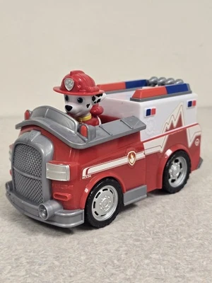 Vehículo de bomberos Paw Patrol Marshall Everest con figura Nickelodeon Foto 1 de 3