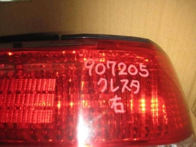 TOYOTA Cresta 1997 E-GX100 Right Tail Light 22261 [Used] [PASKU296336] - image 1 of 2