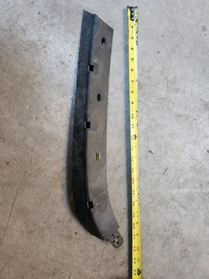 Alerón lateral inferior derecho OEM JAGUAR 14-17 tipo F parachoques delantero usado Foto 1 de 4