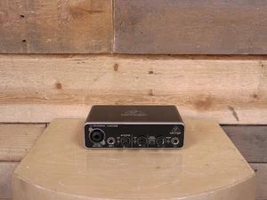 Behringer U-Phoria UMC22 Audiophile 2x2 USB Audio Interface with Midas Mic Pream - Picture 1 of 7