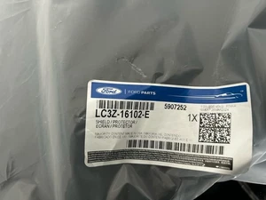 LC3Z-16102-E FORD NEW GENUINE ORIGINAL OEM FENDER LINER - Picture 1 of 1