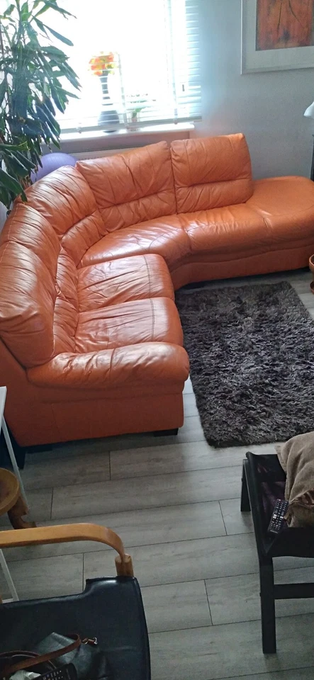 Large leather corner sofa - Image 1 of 1