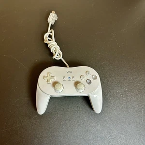 Controller Ufficiale Nintendo Wii Pro Classic Bianco RVL-005 OEM - Foto 1 di 7