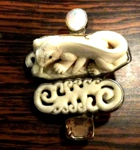 ESPECTACULAR AMY KAHN RUSSELL, NUEVO CON ETIQUETAS, ¡ALFILER/COLGANTE SALAMANDRA TALLADA! - Imagen 1 de 4