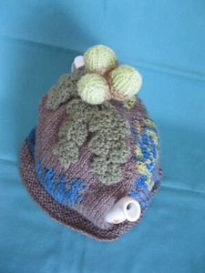 Neuheit gestrickte Teewärmer Cosie, Blätter & Eicheln 26 x 21 cm Handarbeit 4-5 Tassen Kanne - Bild 1 von 5