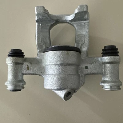 Pinza de freno original OEM 2016-2023 Mercedes Benz A447420810080 nueva Foto 1 de 4