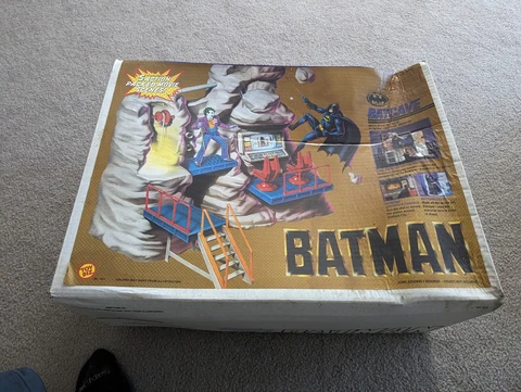 Batman Batcave Master Playset Toybiz 1989 Kenner DC - SEALED Cover