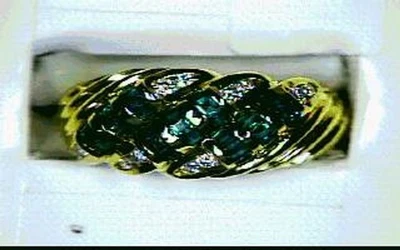 Коктейльное кольцо LeVian из желтого золота 18 карат с 0,92 карата Зеленый изумруд и бриллиант размер 7 - Изображение 1 из 4