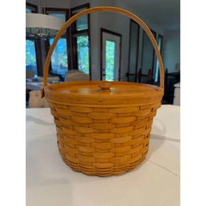 Longaberger Large Fruit Basket 1997 Signed with Plastic Liner and Wood Lid EUC - Picture 1 of 10