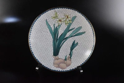 F7718: PLATO/plato escultura con incrustación de flores de metal japonés Cloisonne-ware Foto 1 de 4