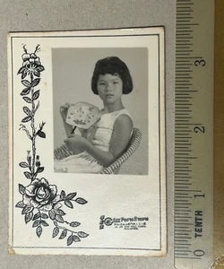 old vintage studio photo girl  ,  oriental , Chinese - Picture 1 of 2