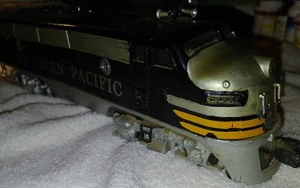 Vintage Lionel Trains O Gauge Southern Pacific Locomotive 2333-20 Non Motorized - Picture 1 of 11