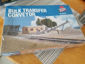 Walthers 933-3519 HO Bulk Transfer Conveyor Building Kit - Picture 1 of 4
