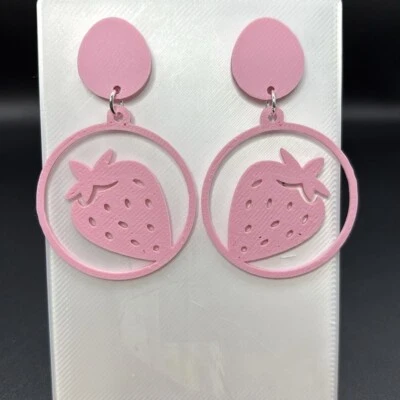 Pendientes hechos a mano fresa rosa Foto 1 de 4