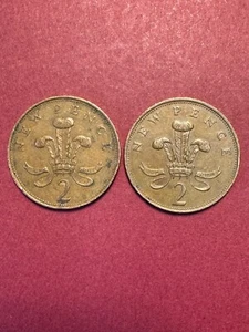 Collectable 1971 British 2 Pence Coins ( Lot of 2 ) - Picture 1 of 2