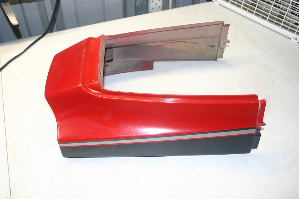 1985-1989 Kawasaki Ninja ZX600R rear back tail fairing /taillight cover - Imagem 1 de 4