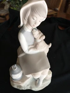 Lladro  #4910 "Girl with Puppy  & Lantern" Matte -Original Box - Picture 1 of 3
