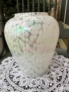 VASO VETRO SOFFIATO CONFETTI BIANCO OPALESCENTE IRIDESCENTE VETRO LATTE ~ ALTEZZA 9" - Foto 1 di 8