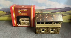 Hornby Railways R518 OO/HO Gauge Signal Box Quick Fit Series Boxed - Picture 1 of 4