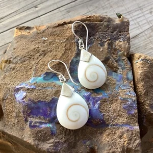 Lovely Shiva Shell "Mermaids Money" Sterling Silver Earrings - Picture 1 of 15