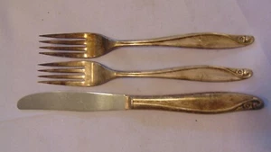 3 COLTELLI E FORCHETTE PLACCA ARGENTO ONEIDA "FLOWERTIME" BELLI! - Foto 1 di 3