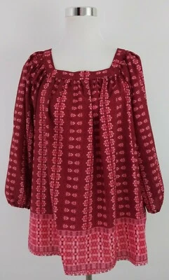 Canyon River Blues 大号勃艮第花卉方领 3/4 袖打褶上衣 — 第 1/4 张图片