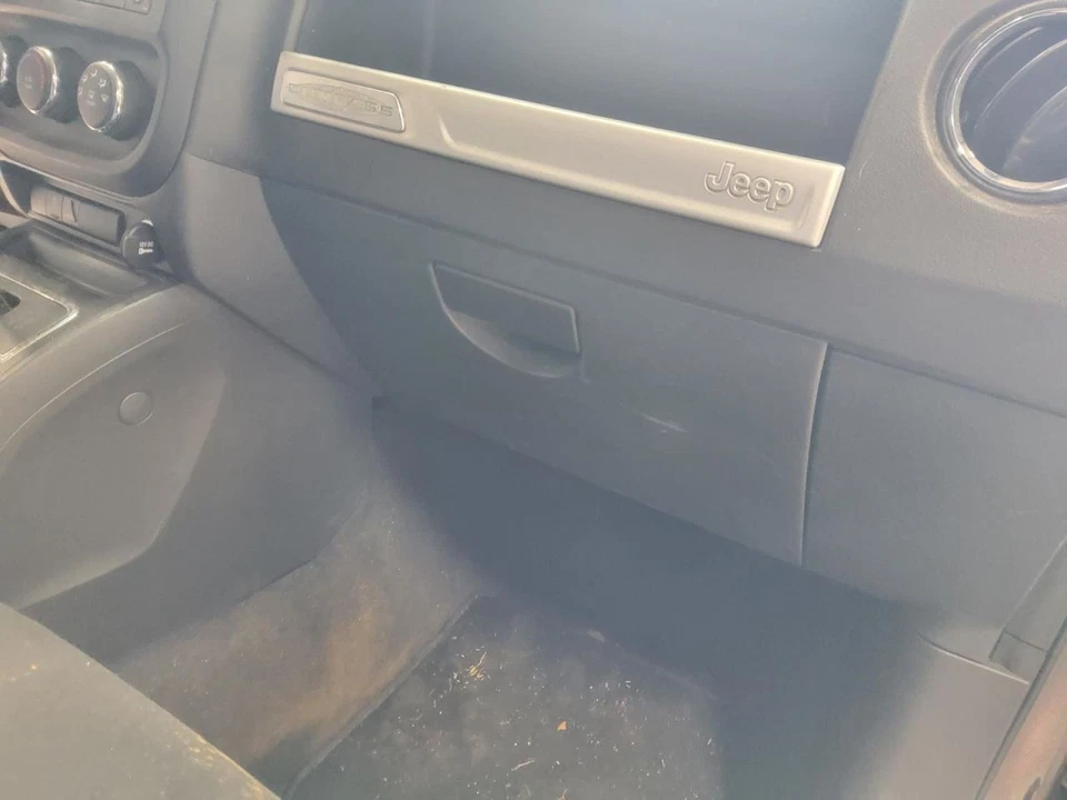 COMPASS   2016 Glove Box 503060 Foto 1 de 1