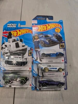 Hot Wheels Fast and the Furious, Disney Screen Time Series 1:64 Lot 5ct - Image 1 of 4