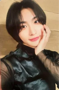 ATEEZ SEONGHWA SILVER FOIL official photocard Rare! - Picture 1 of 2