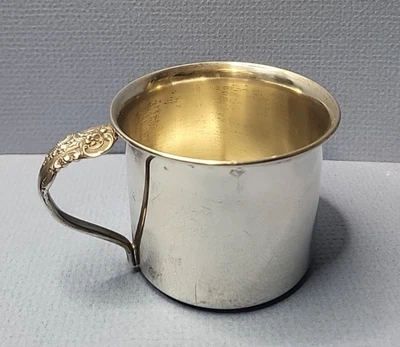 Taza infantil Wallace de plata de ley 49 gm 2" de alto excelente estado Foto 1 de 4