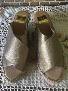 Kanna Espadrilles Wedge Criss Cross Metallic Gold Leather Slip On Sandals 8New - Picture 1 of 6