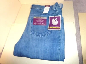 NEW GLORIA VANDERBILT Amanda CLASSIC SIZE 10 stretch cuffed Capri SHORTS JEANS - Picture 1 of 8