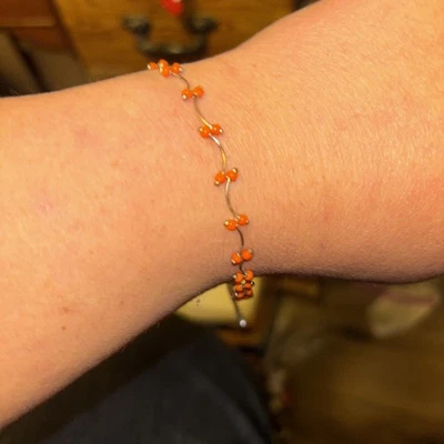 Pulsera tobillera vintage Avon tono plata eslabones pequeños cuentas naranja Foto 1 de 4