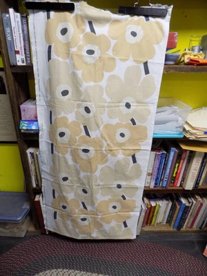 Tela Vintage Marimekko Pieni Unikko Imagen Doblada 50" por 56" Foto 1 de 4