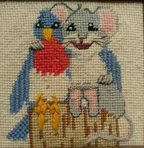 Vintage fertiger Kreuzstich gerahmt blau Vogel Maus Freundschaft Nadelspitze - Bild 1 von 12