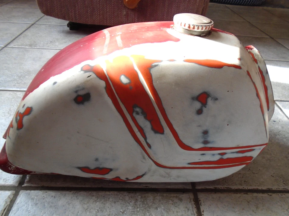 Penton MC-5, 1976 tanque de gasolina. Foto 1 de 4