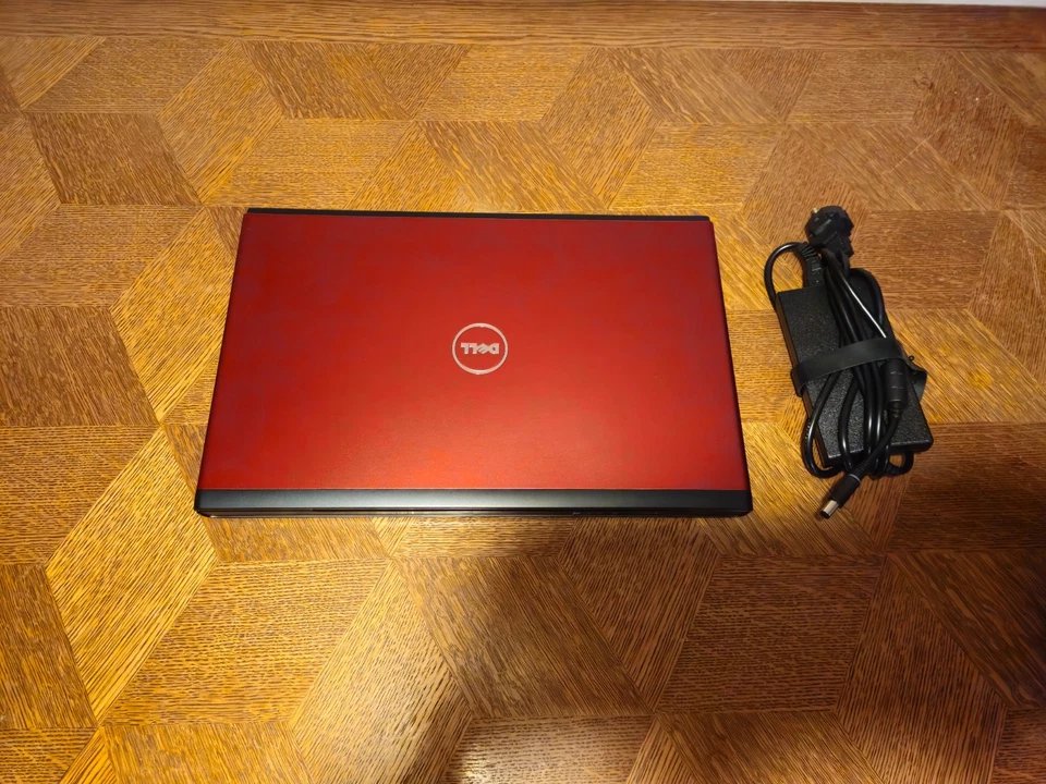 Dell Vostro 3700 Farbe Rot i5 M450 8GB RAM 480GB SSD Windows 11 - Bild 1 von 4
